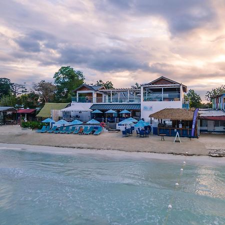 Blue Skies Beach Resort Negril Luaran gambar