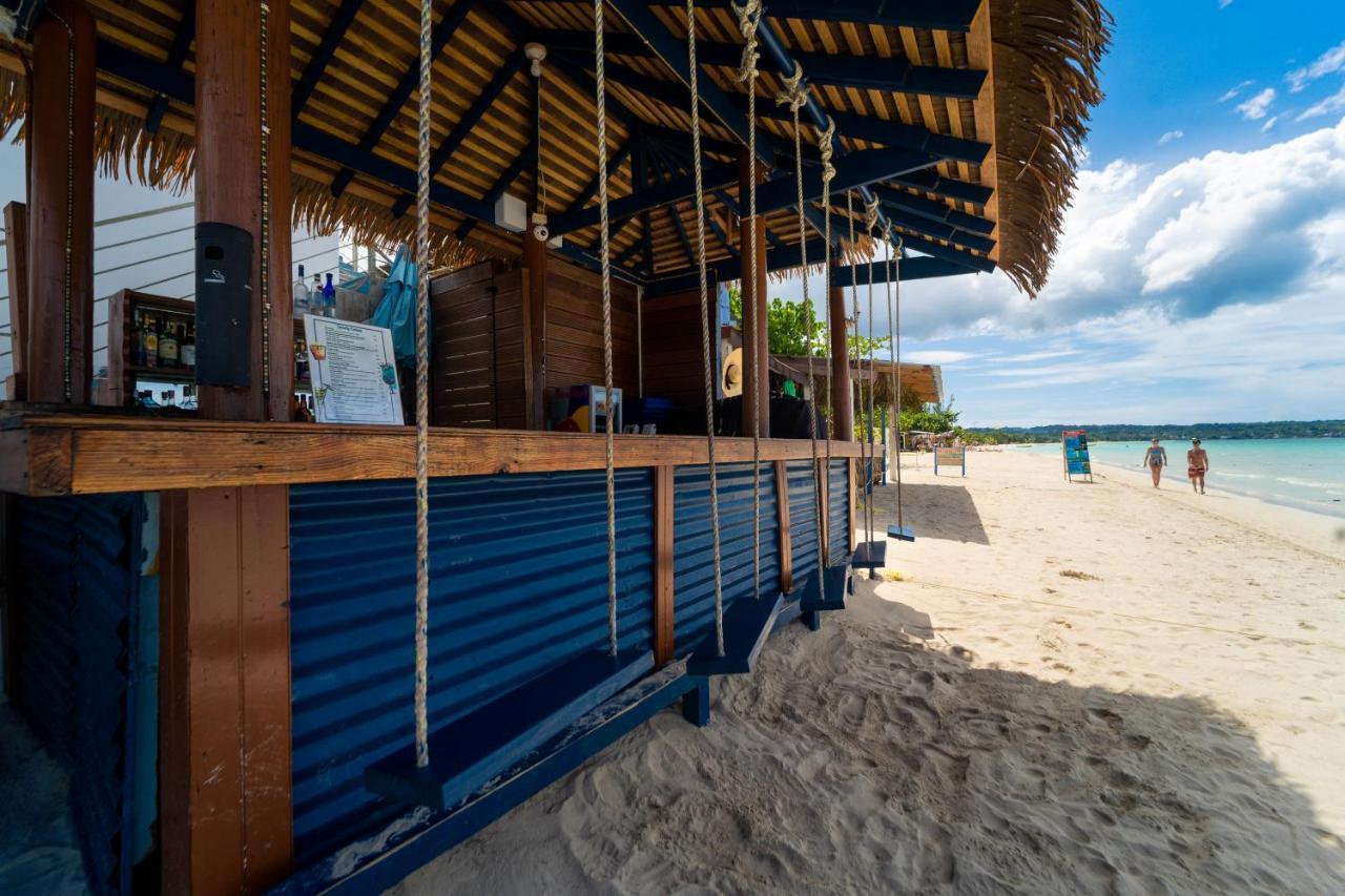 Blue Skies Beach Resort Negril Luaran gambar