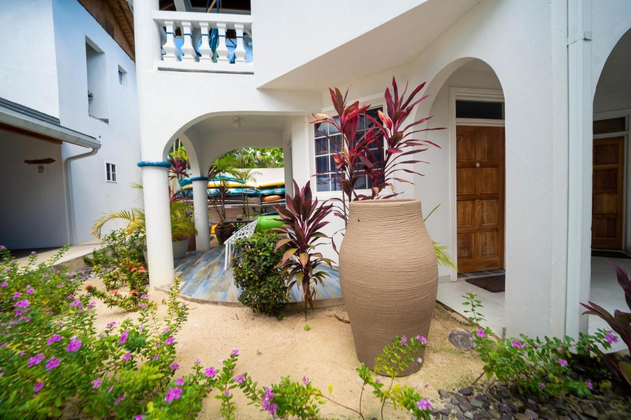 Blue Skies Beach Resort Negril Luaran gambar